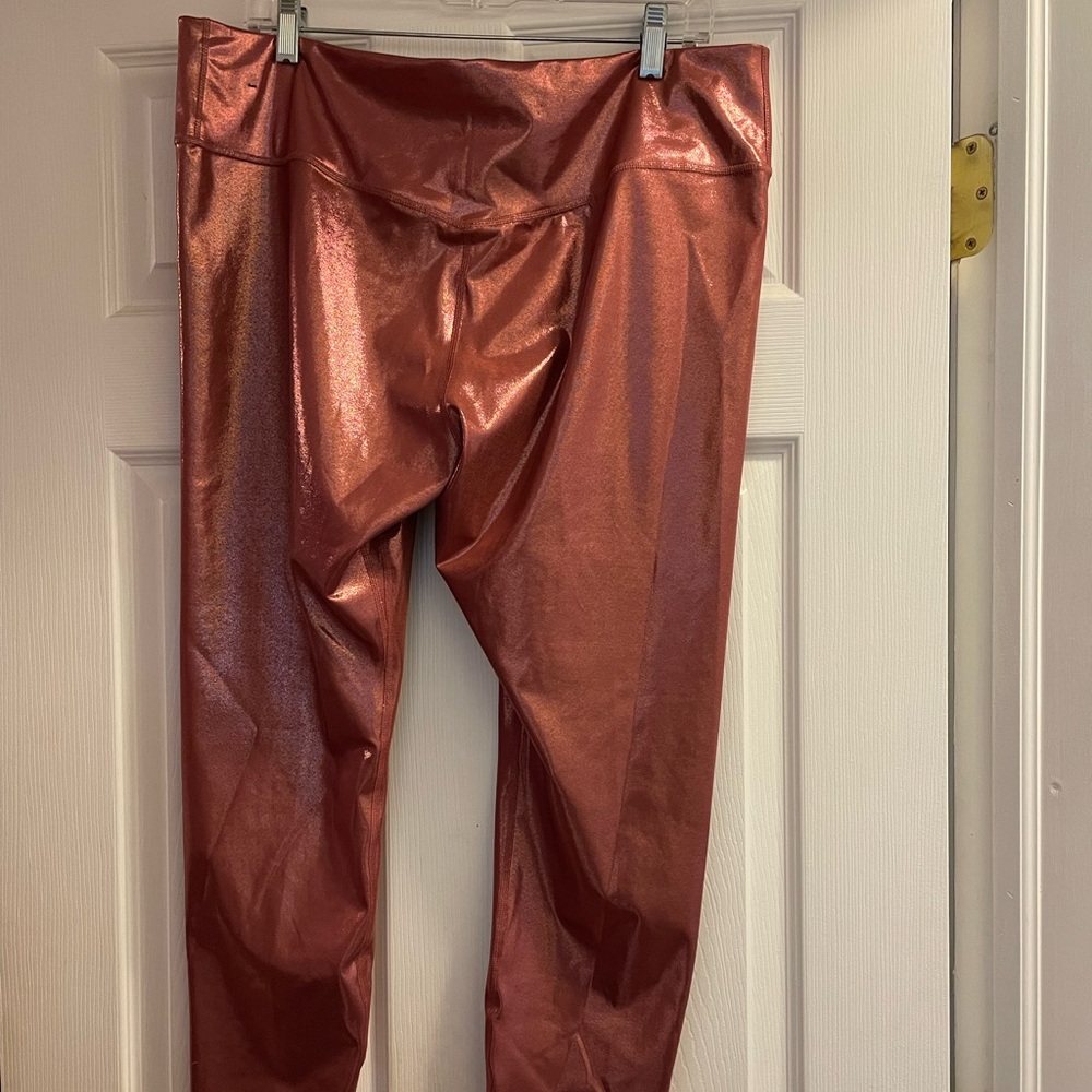 NEW Nike one icon shimmer rose gold 7/8 leggings size 2X - Picture 3 of 4